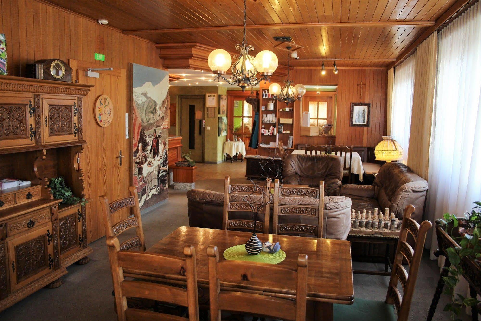 Swiss Family Hotel Alphubel Зас-Фе Экстерьер фото