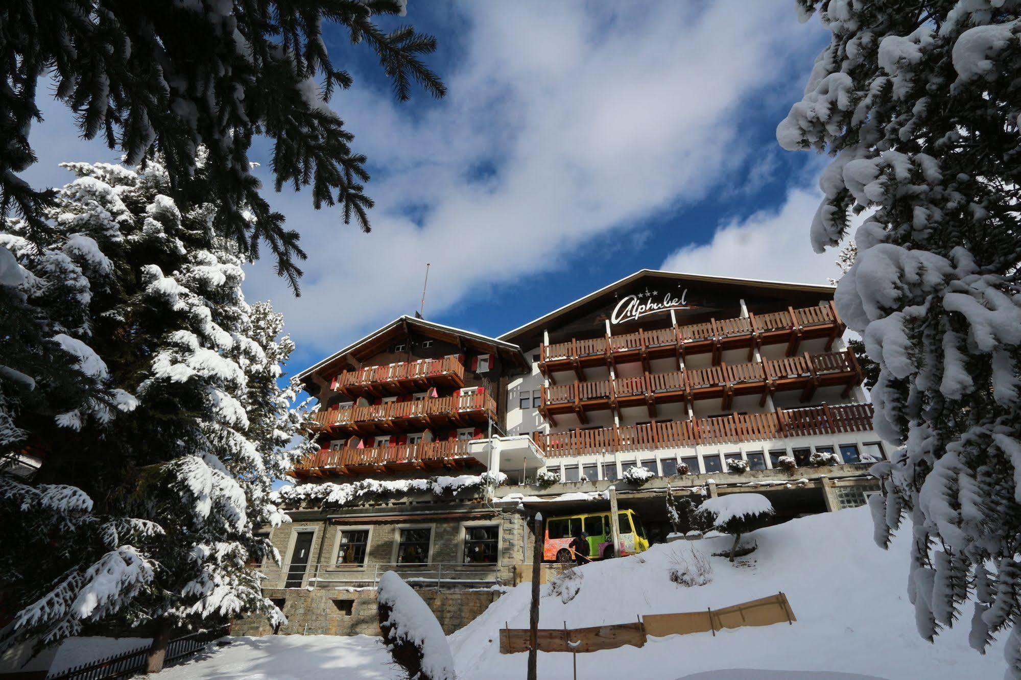 Swiss Family Hotel Alphubel Зас-Фе Экстерьер фото